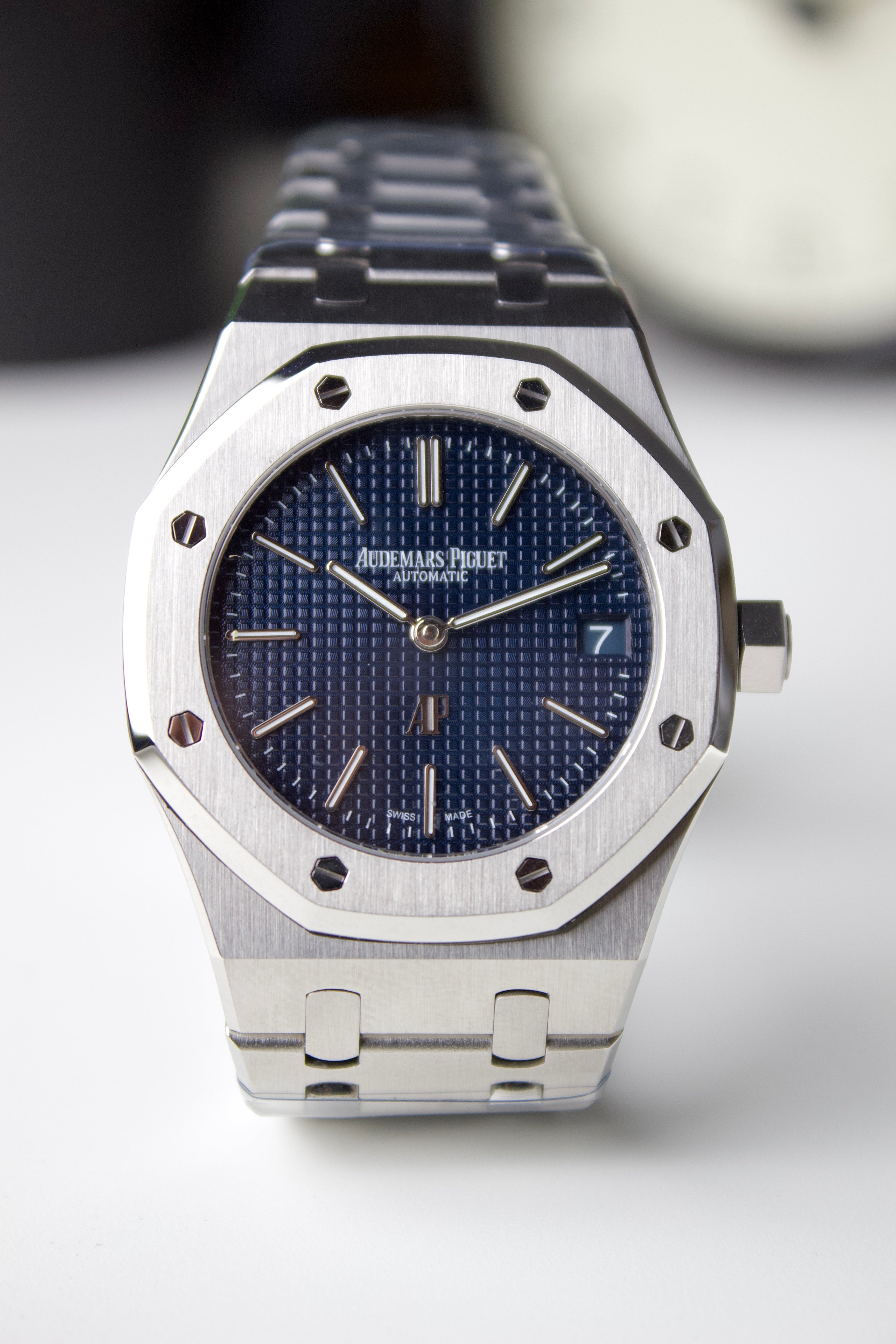 AUDEMARS PIGUET ROYAL OAK SELF-WINDING BLUE DIAL