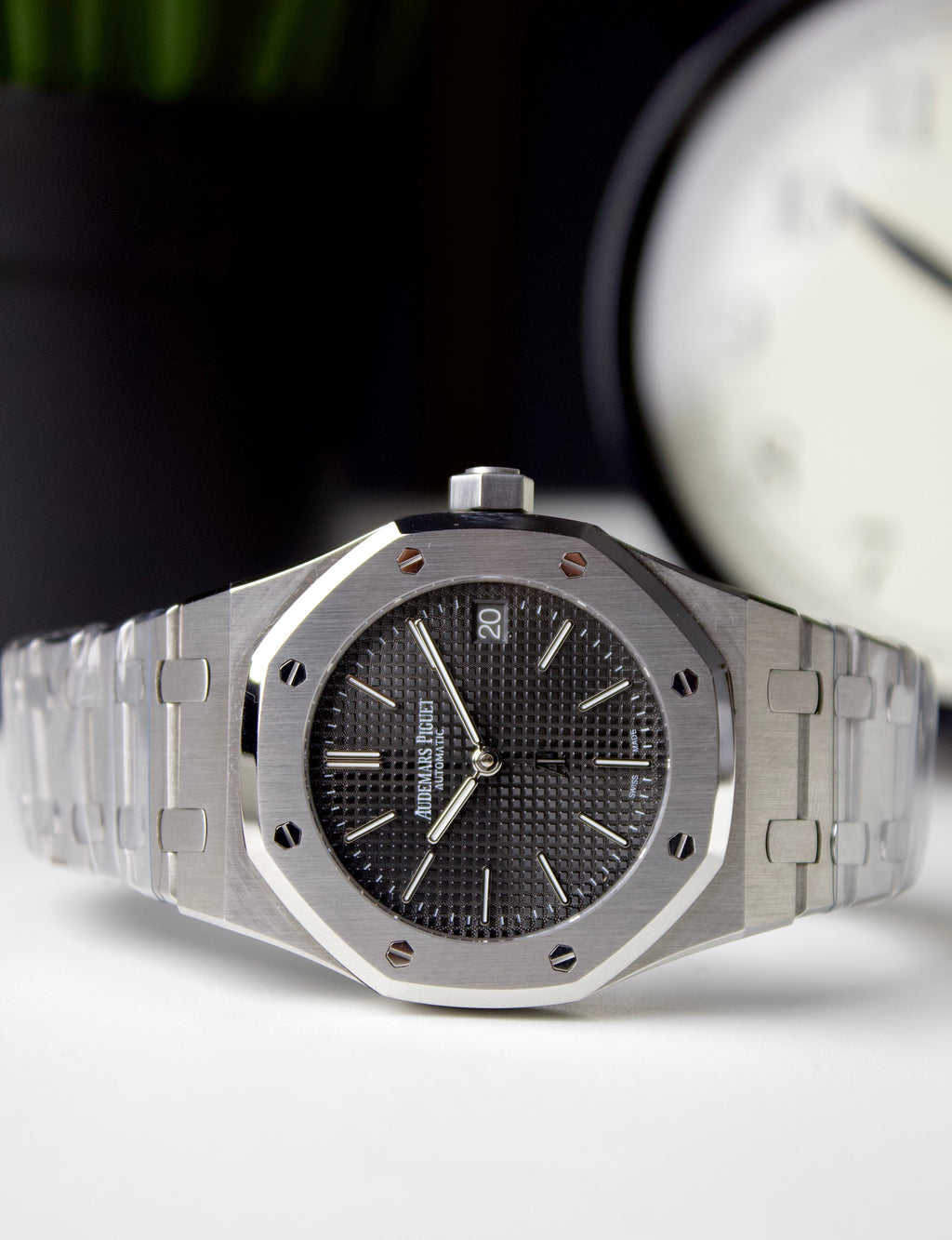 AUDEMARS PIGUET ROYAL OAK SELF-WINDING BROWN DIAL