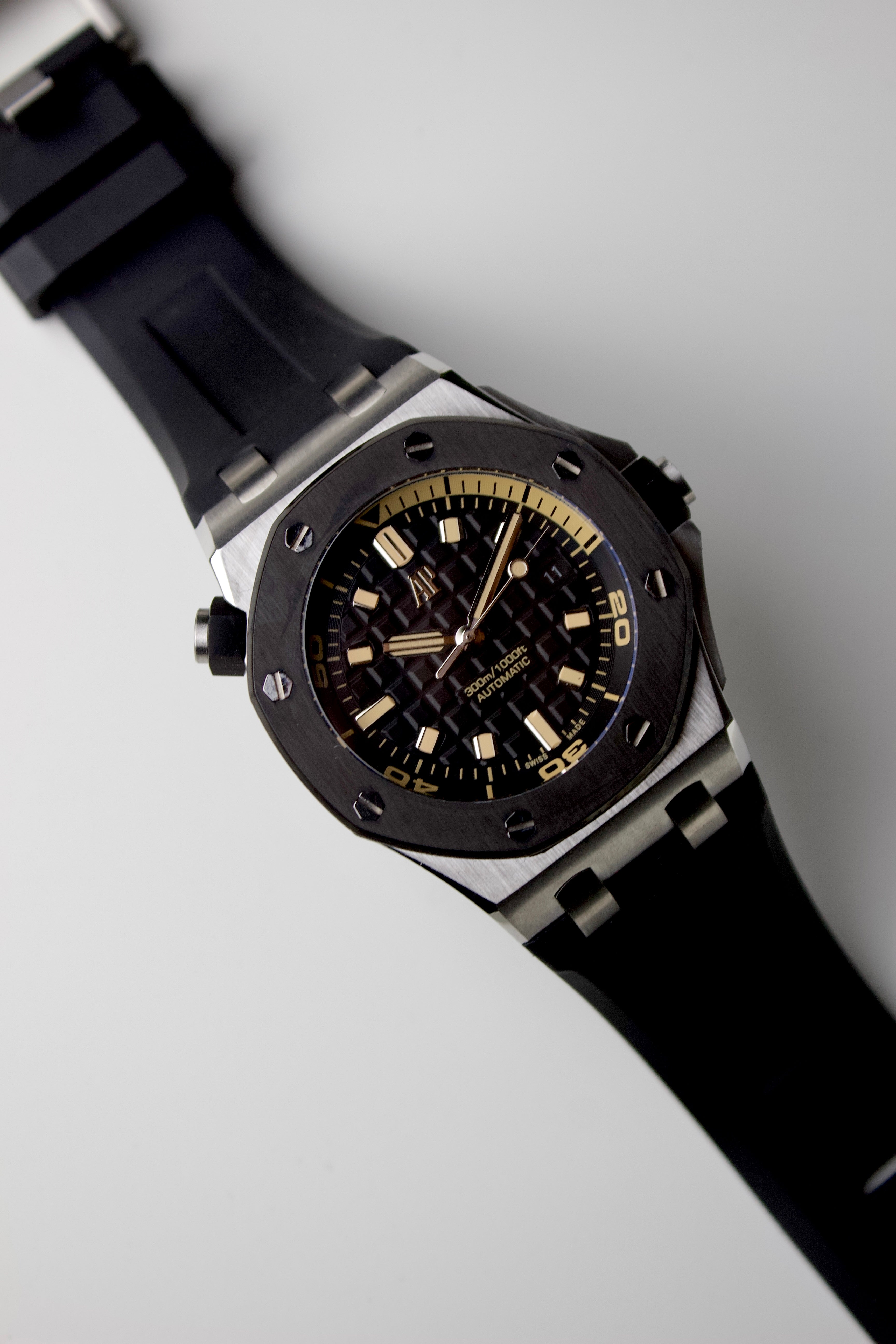 AUDEMARS PIGUET ROYAL OAK OFFSHORE DIVER BLACK DIAL