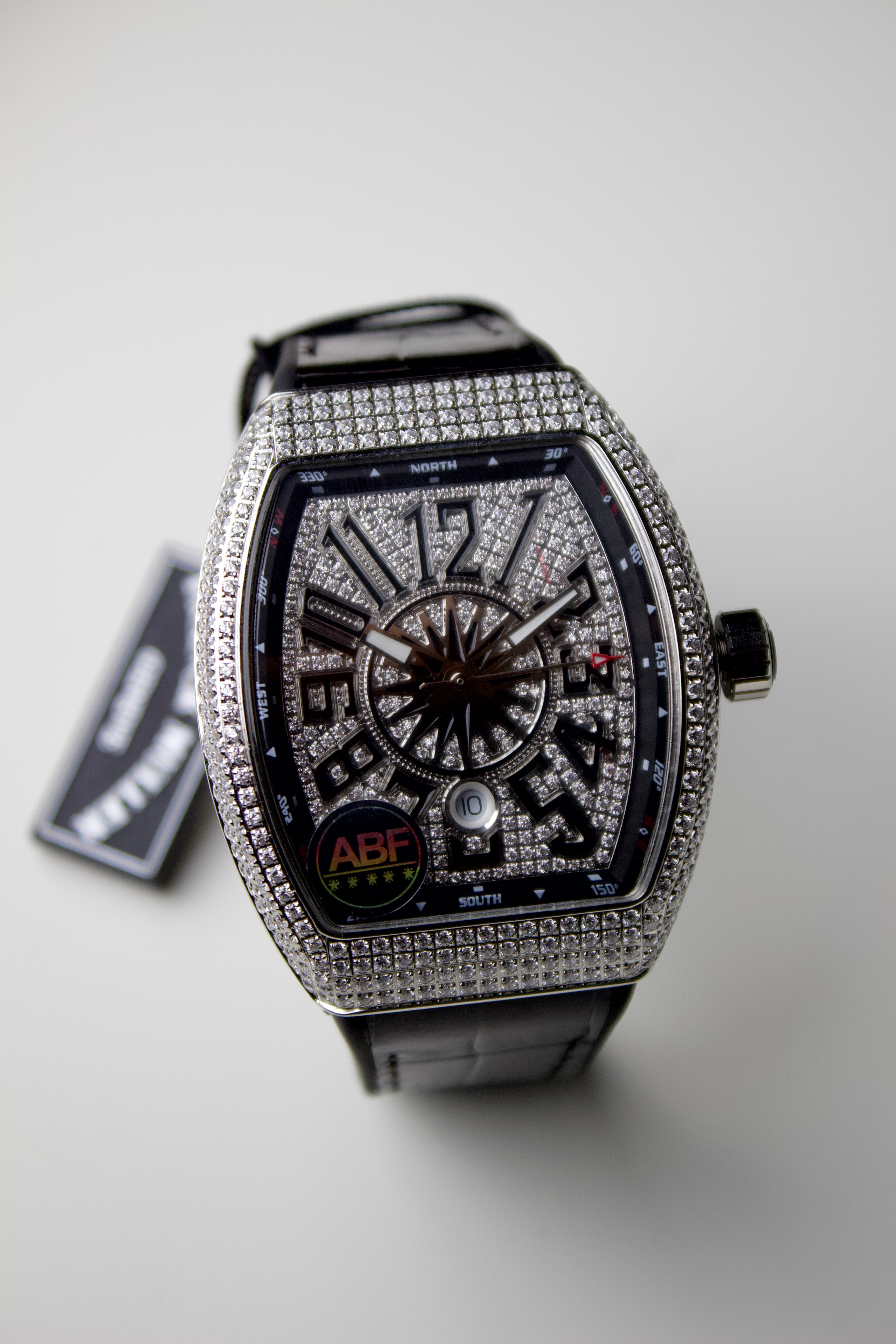 FRANCK MULLER VANGUARD FULL DIAMOND PAVÉ DIAL