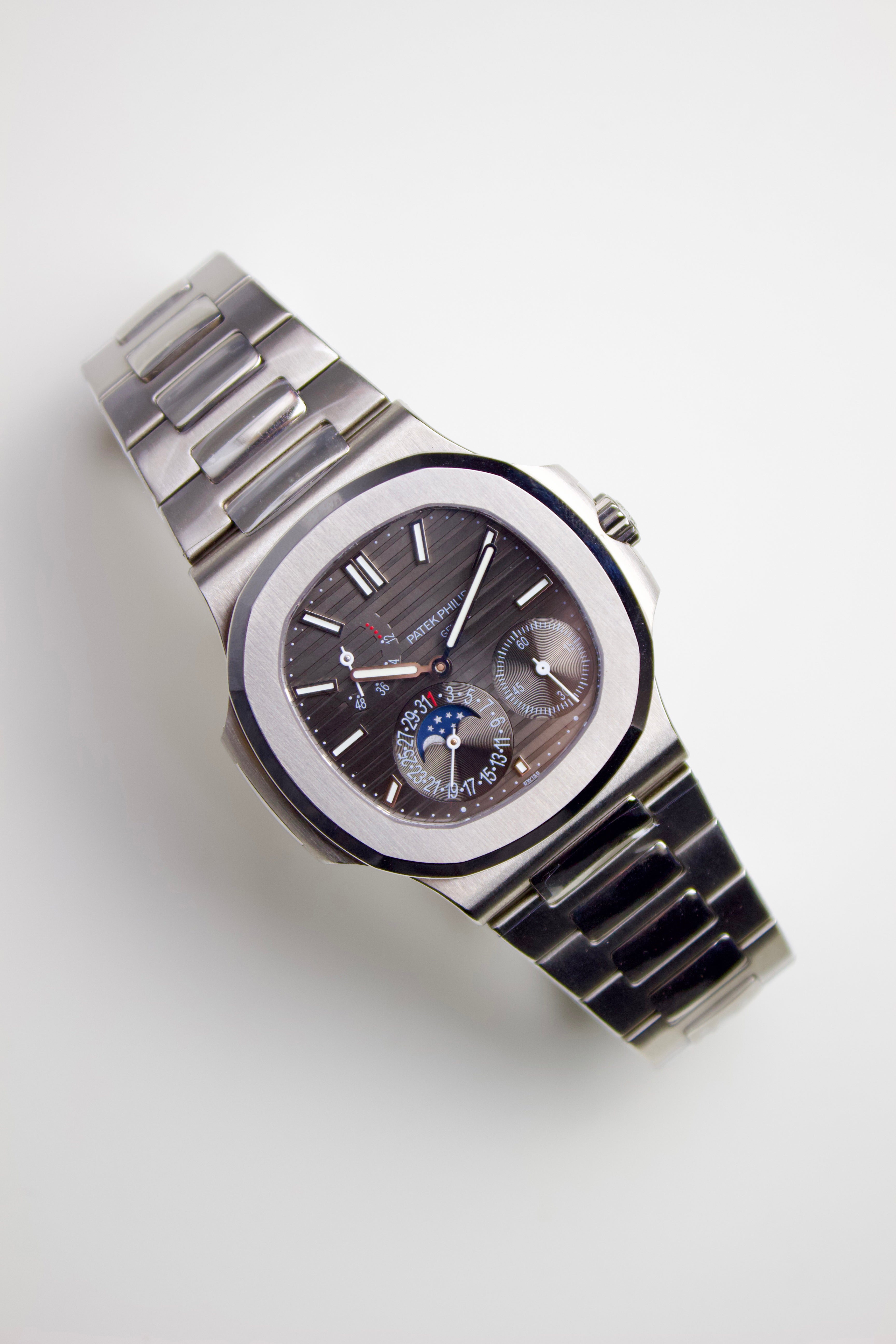 PATEK PHILIPPE NAUTILUS 5712/1A MOON PHASE GREY DIAL