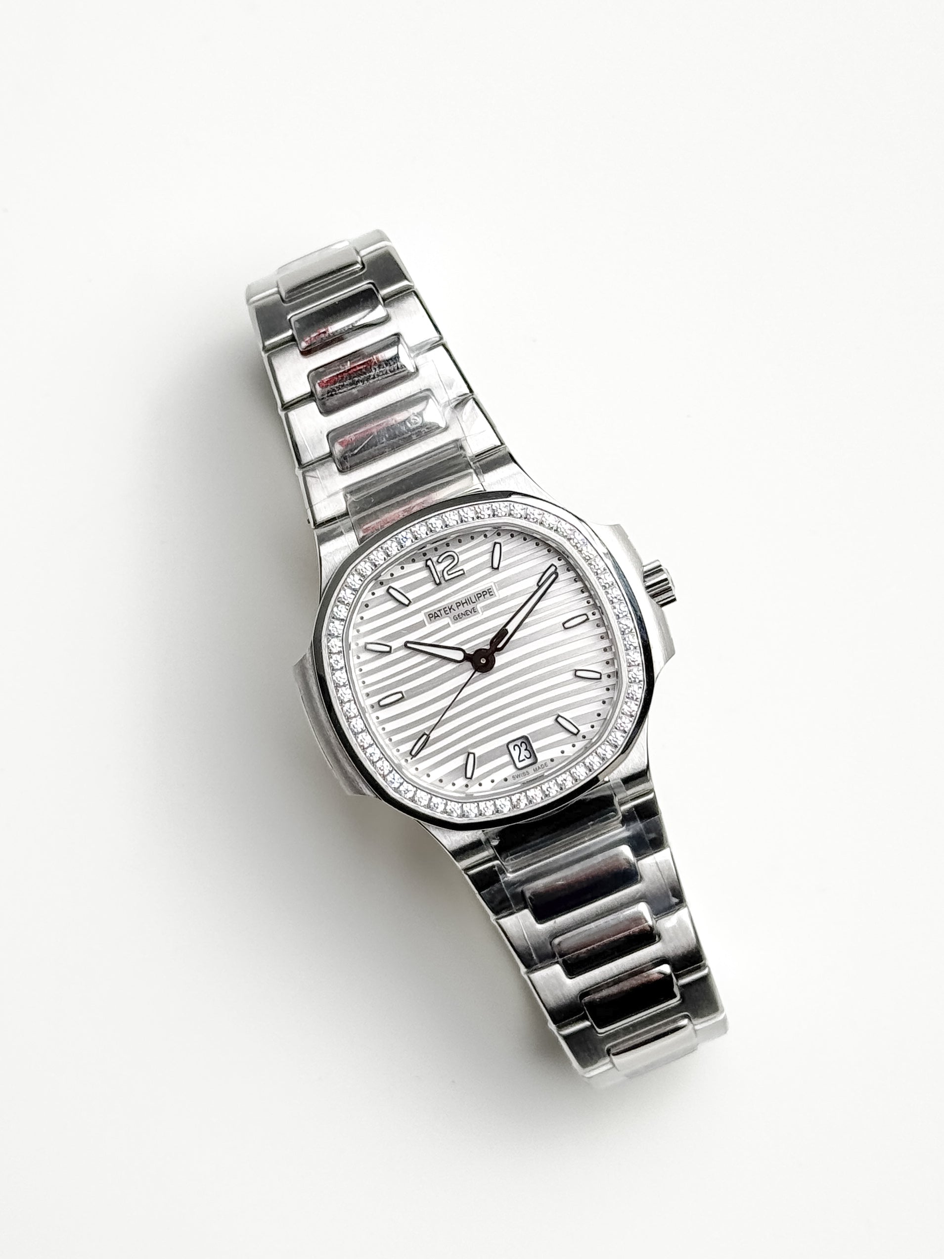 PATEK PHILIPPE NAUTILUS 7118/1200A SILVER DIAL